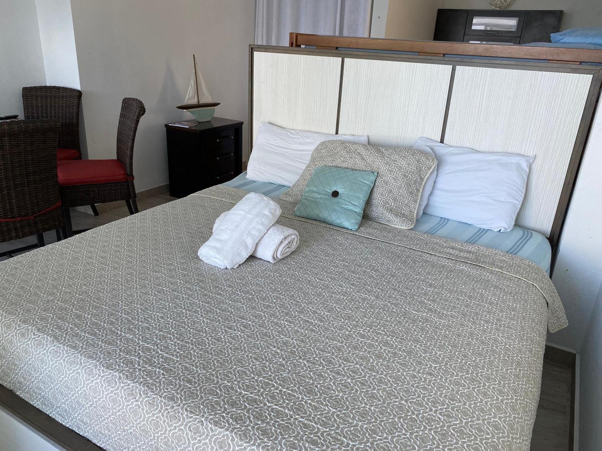 شقة Ventana Al Atlantico At Arecibo 681 Ocean Drive Islote الغرفة الصورة
