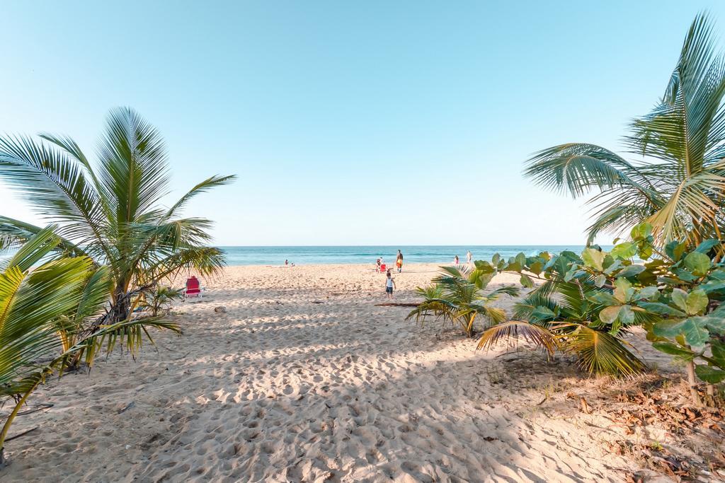 شقة Ventana Al Atlantico At Arecibo 681 Ocean Drive Islote المظهر الخارجي الصورة