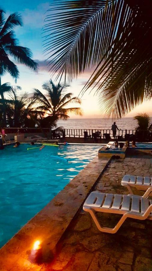 شقة Ventana Al Atlantico At Arecibo 681 Ocean Drive Islote المظهر الخارجي الصورة
